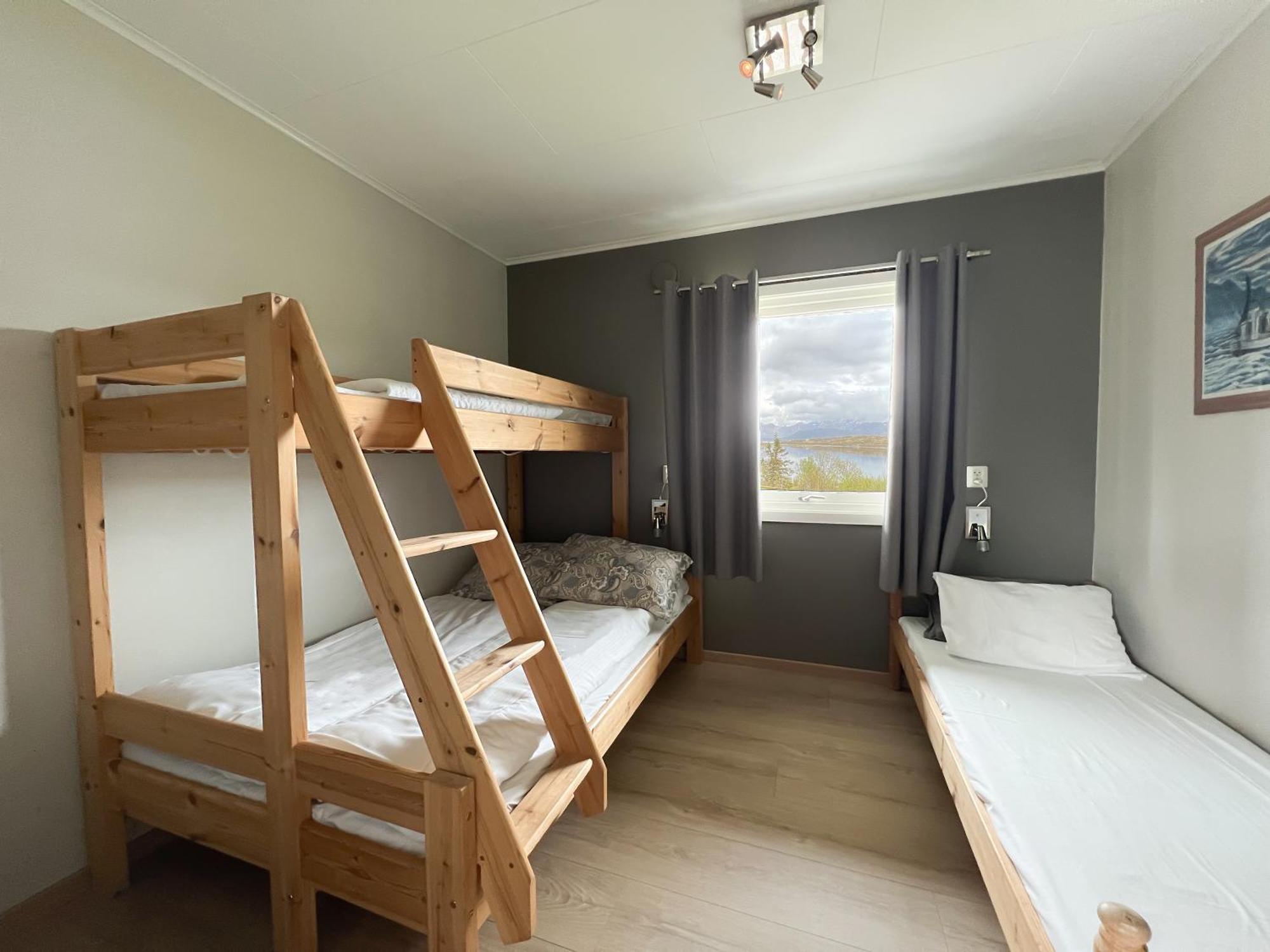 Midt I Lofoten Alstad  Luaran gambar
