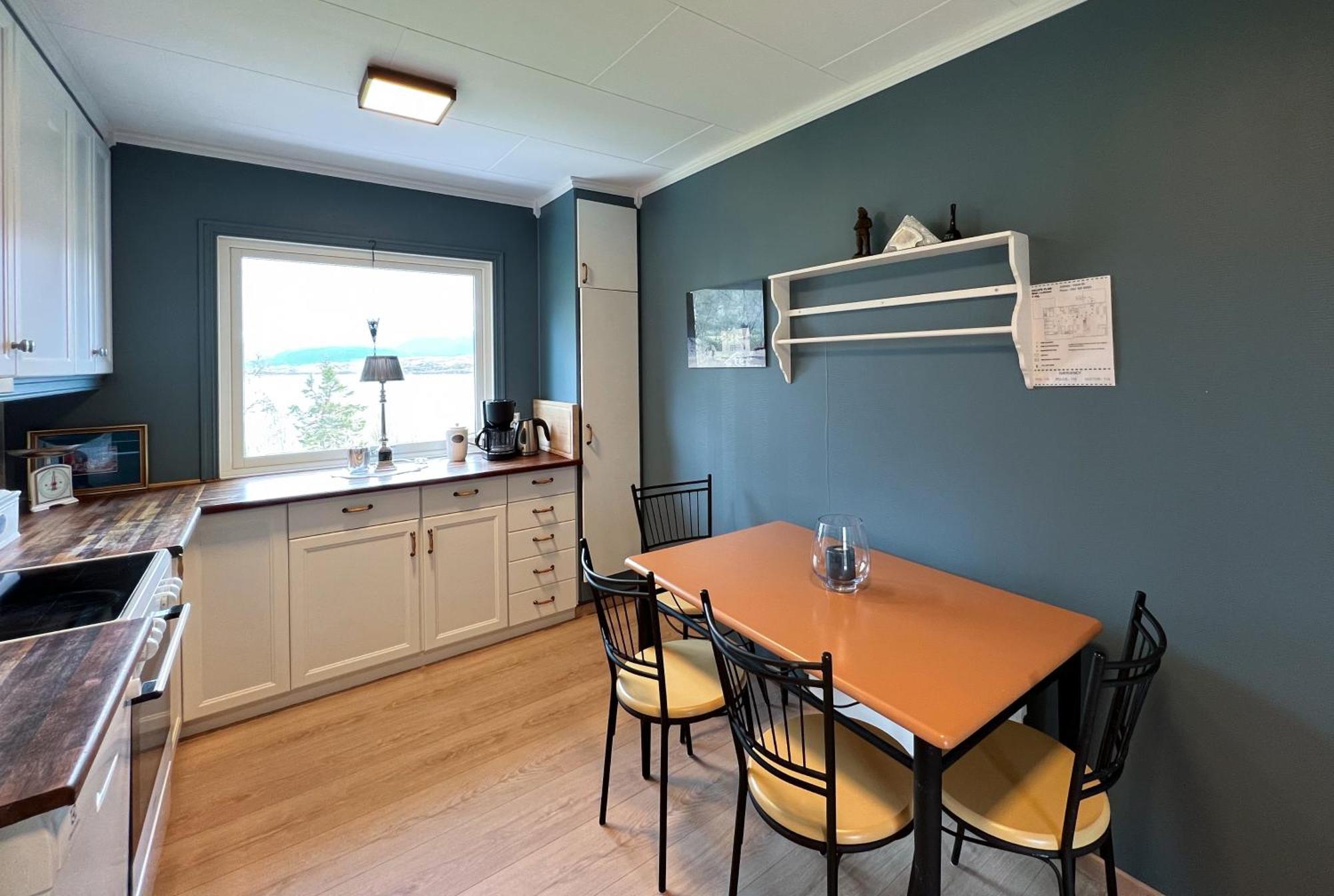 Midt I Lofoten Alstad  Luaran gambar