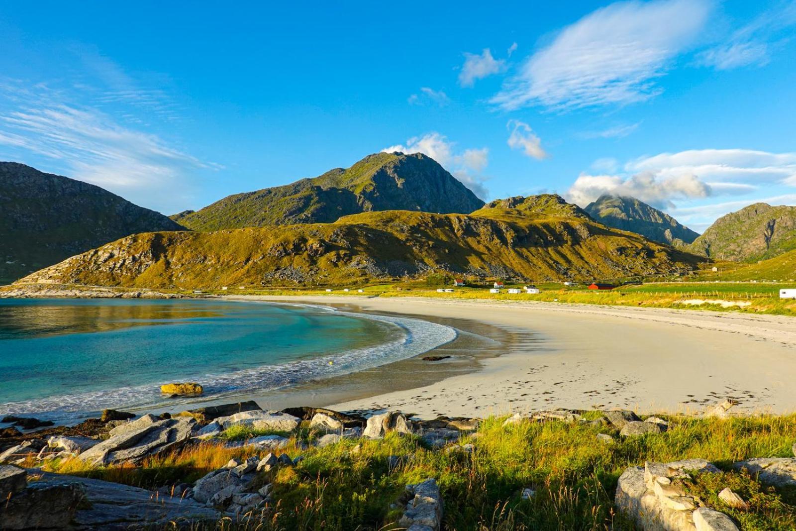 Midt I Lofoten Alstad  Luaran gambar