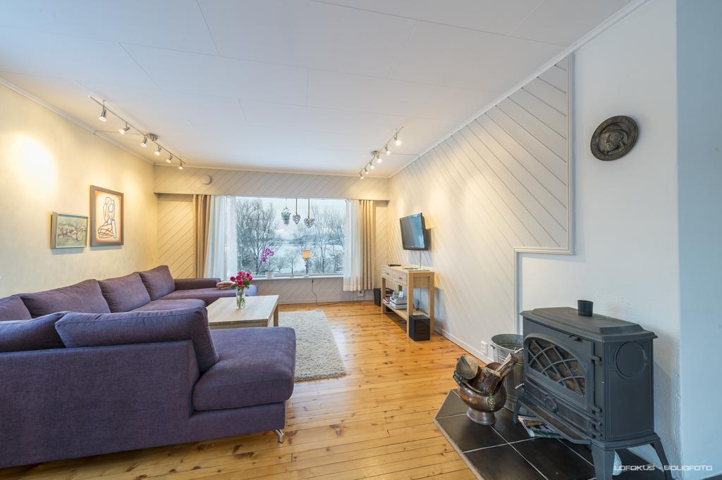 Midt I Lofoten Alstad  Luaran gambar